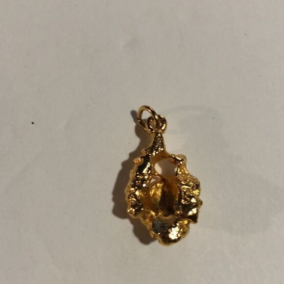 Gold Tone Flower Charm Pendant‎ Vintage Jewelry Floral Necklace Accessory - Picture 5 of 6
